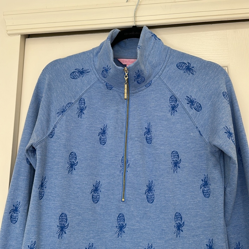 Lilly Pulitzer- Size Small- Popover Dress- Bennet
Blue Pineapple Burnout - Picture 13 of 14